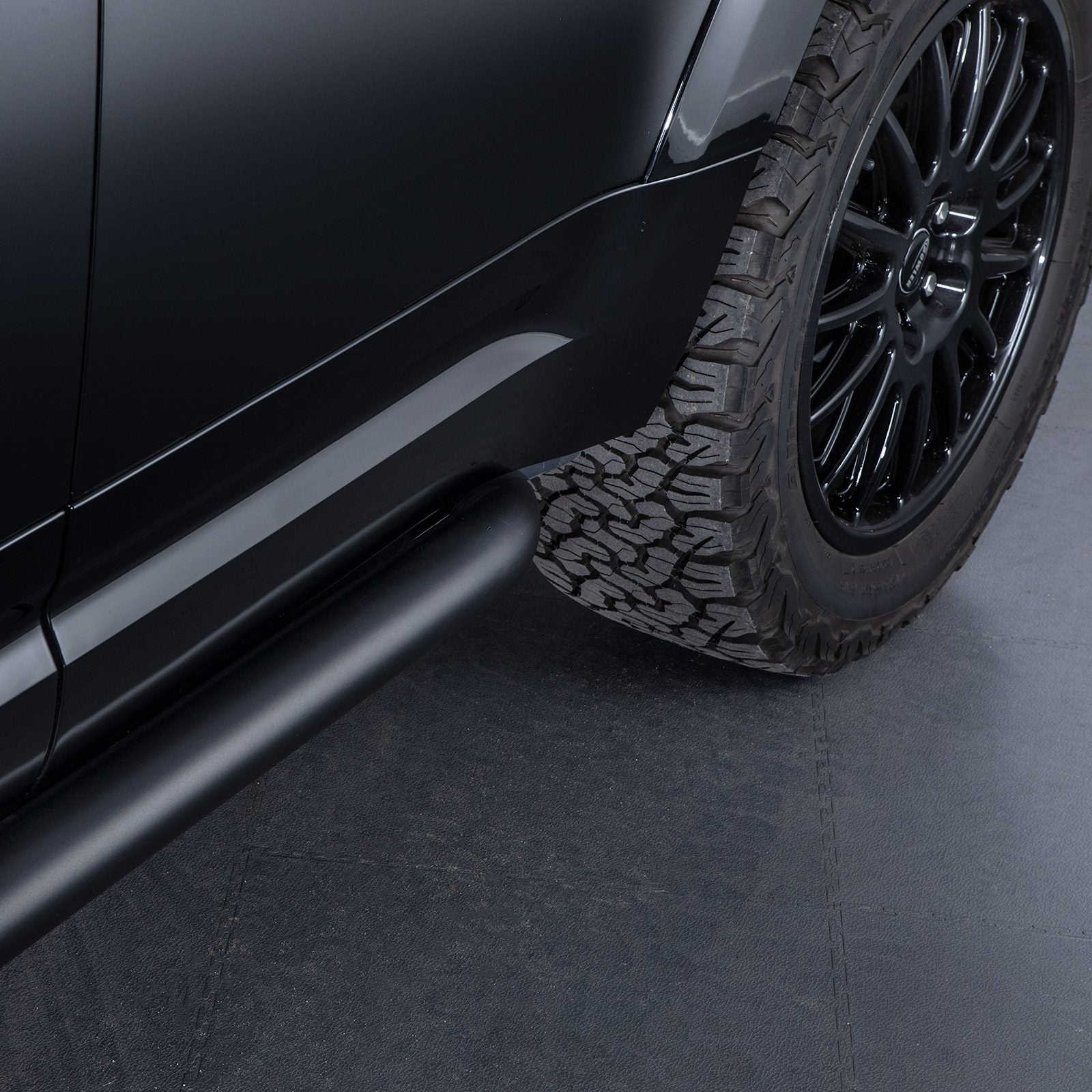 Land Rover Defender 110 L663 2020+ Stainless Steel Black Side Bars