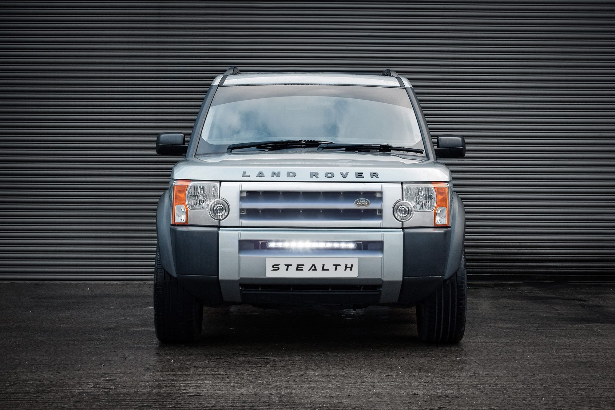 Stealth Land Rover Discovery 3 2004-2009 20" Luminous LED Integration Grille Kit - 8,400 Lumens