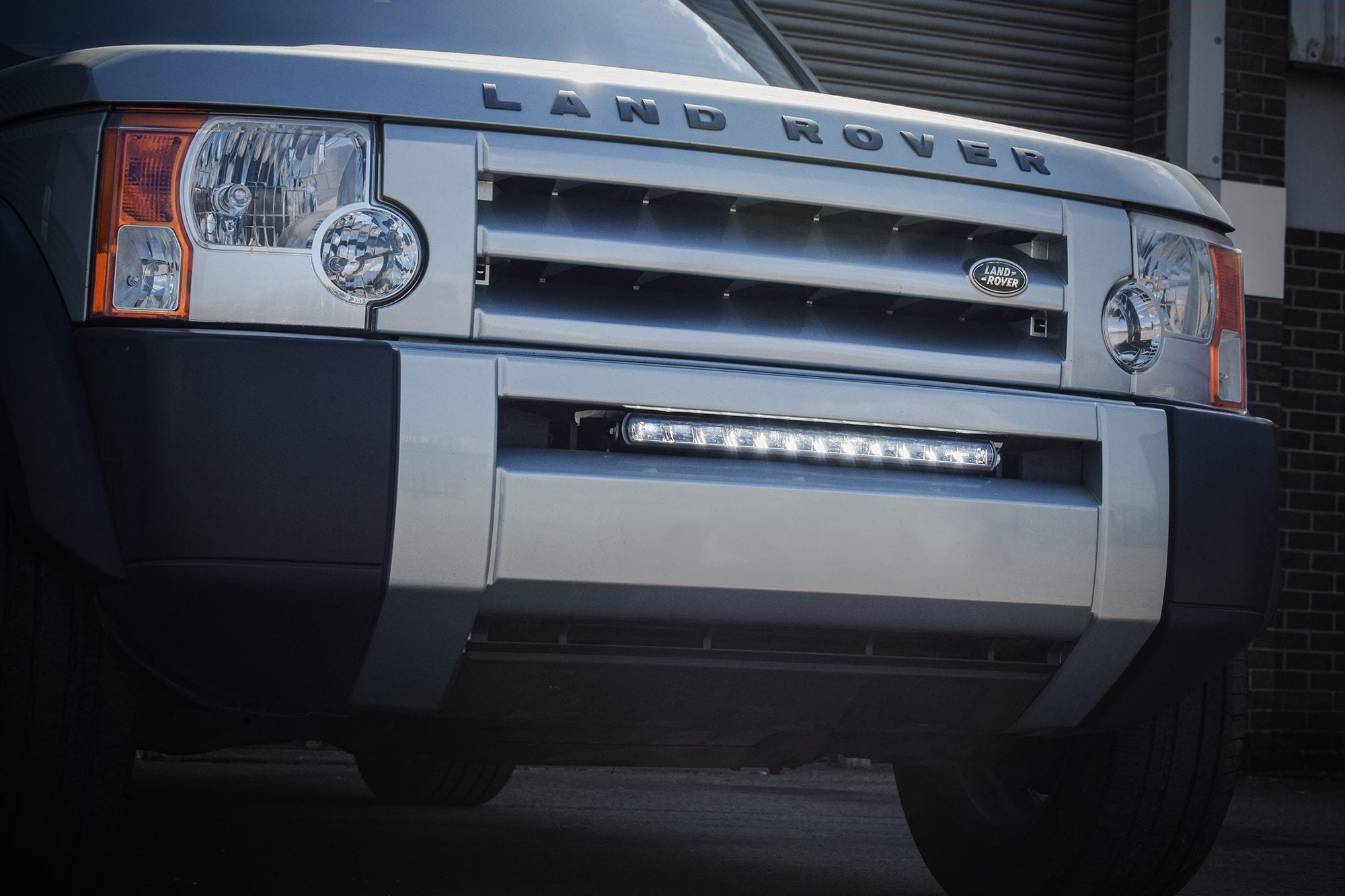 Stealth Land Rover Discovery 3 2004-2009 20" Luminous LED Integration Grille Kit - 8,400 Lumens