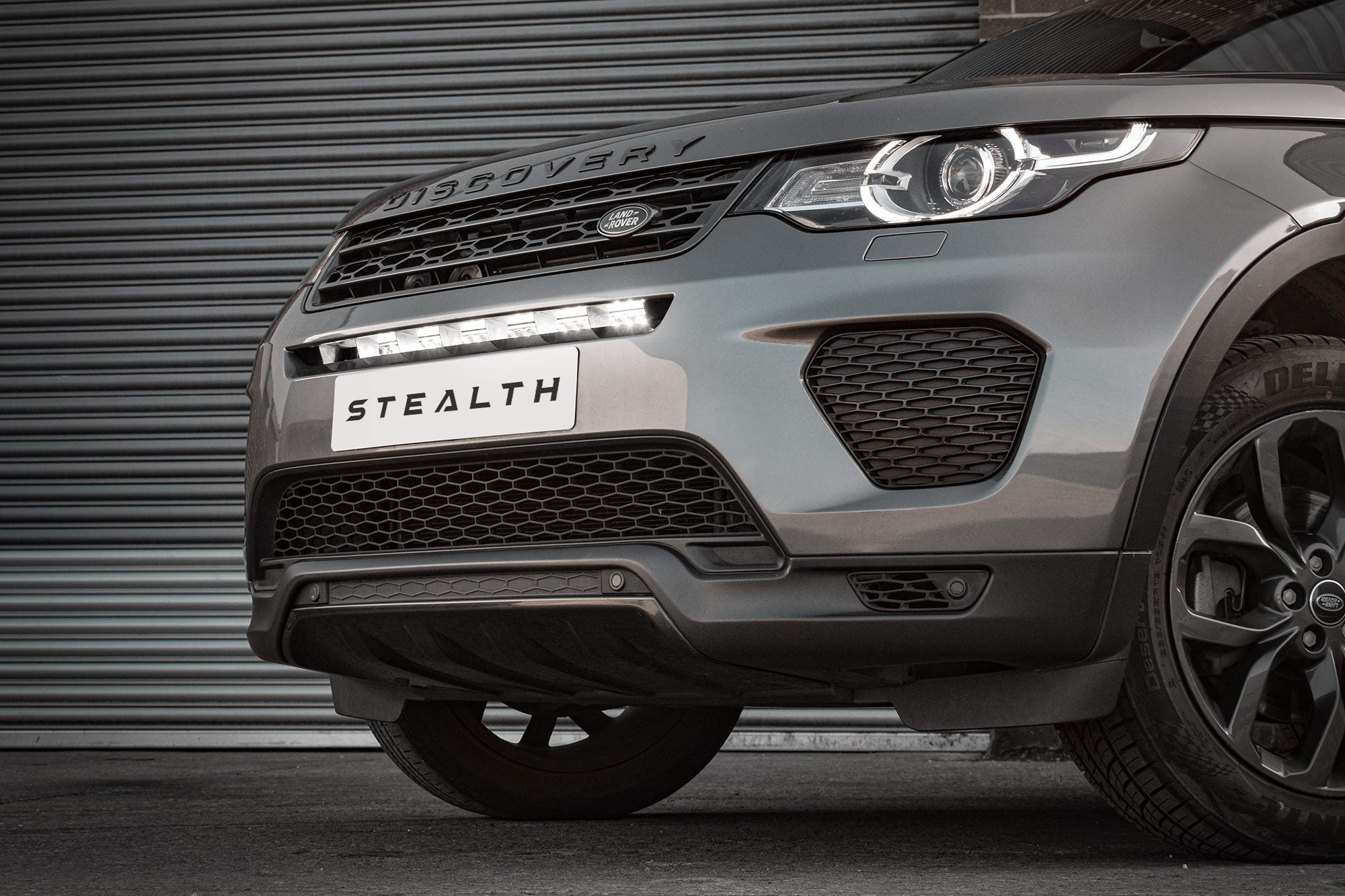 Stealth Land Rover Discovery Sport 2014-2019 27" Luminous LED Integration Grille Kit - 24,000 Lumens