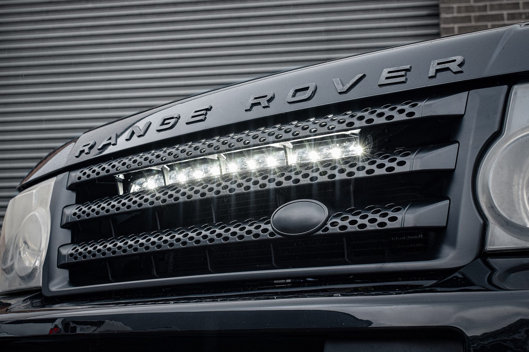 Stealth Range Rover Sport L320 2005-2009 20" Luminous LED Integration Grille Kit - 8,400 Lumens