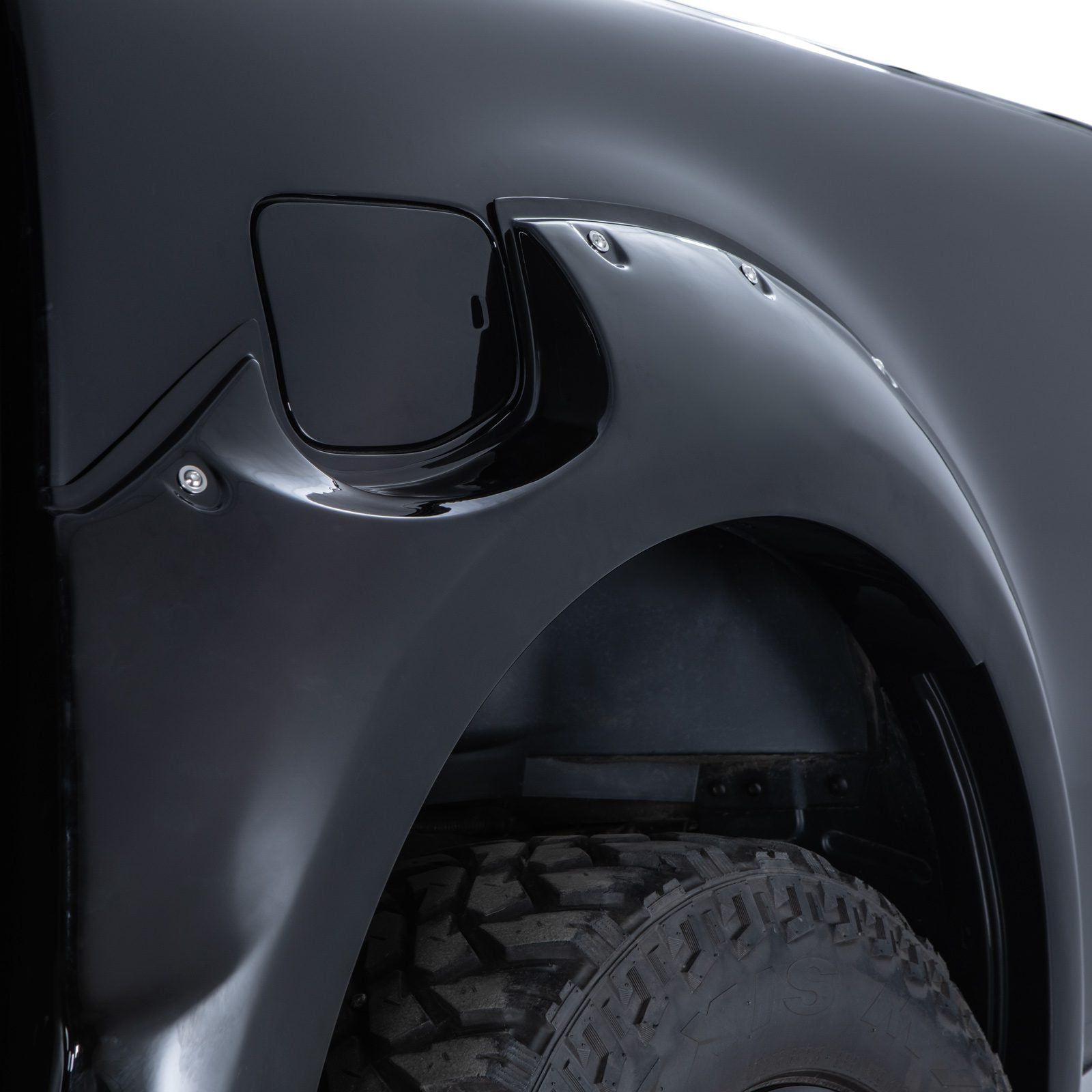Ford Ranger T8 18-21 Gloss Black Wheel Arches With Sensor Holes