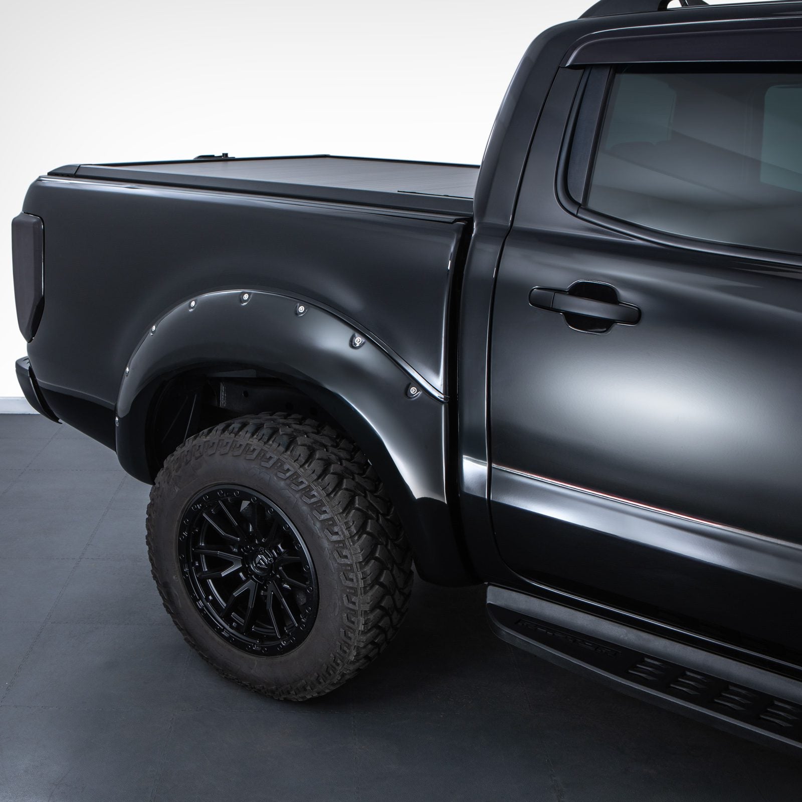 Ford Ranger T8 18-21 Gloss Black Wheel Arches With Sensor Holes