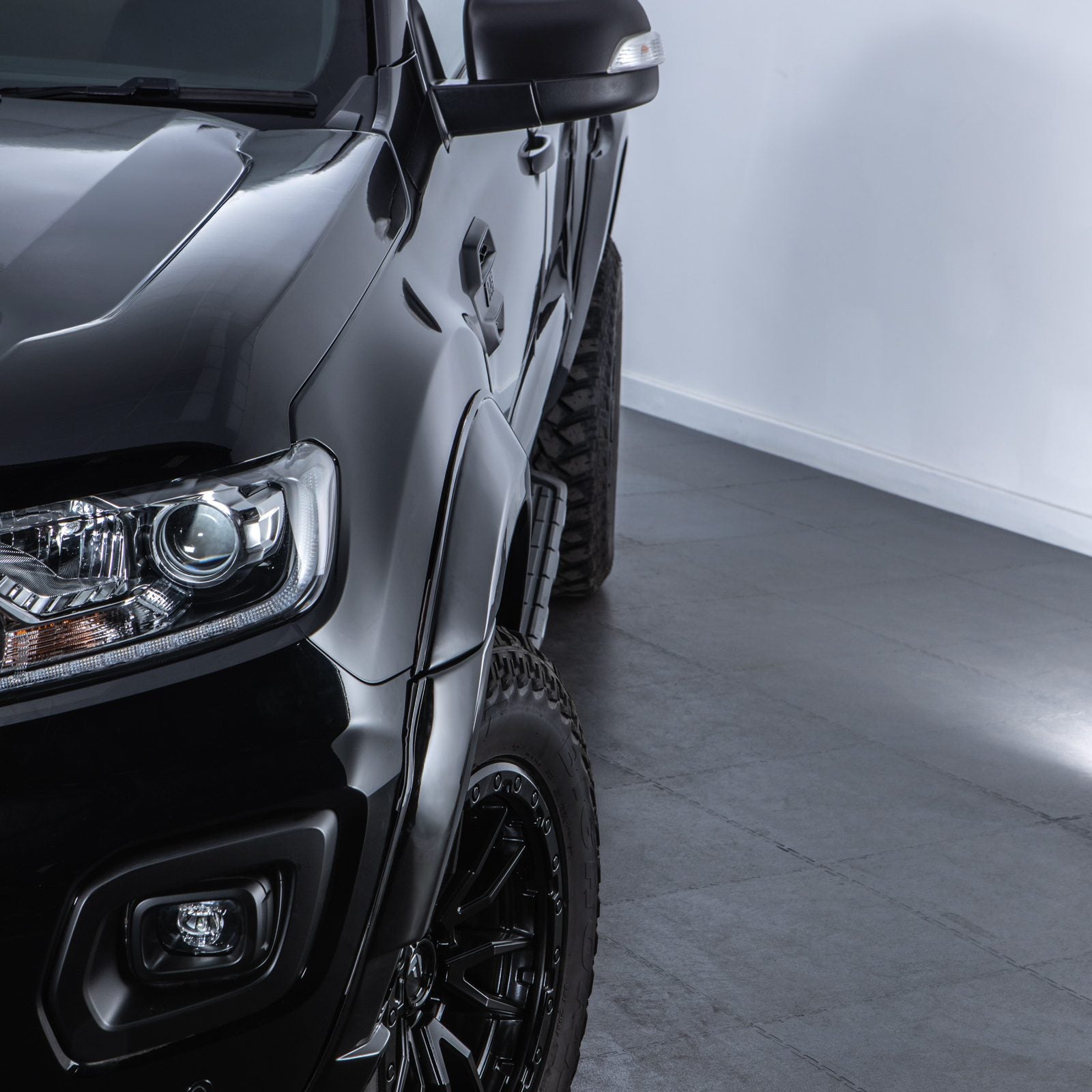 Ford Ranger T8 18-21 75mm Gloss Black Wheel Arch Kit With Sensor Holes
