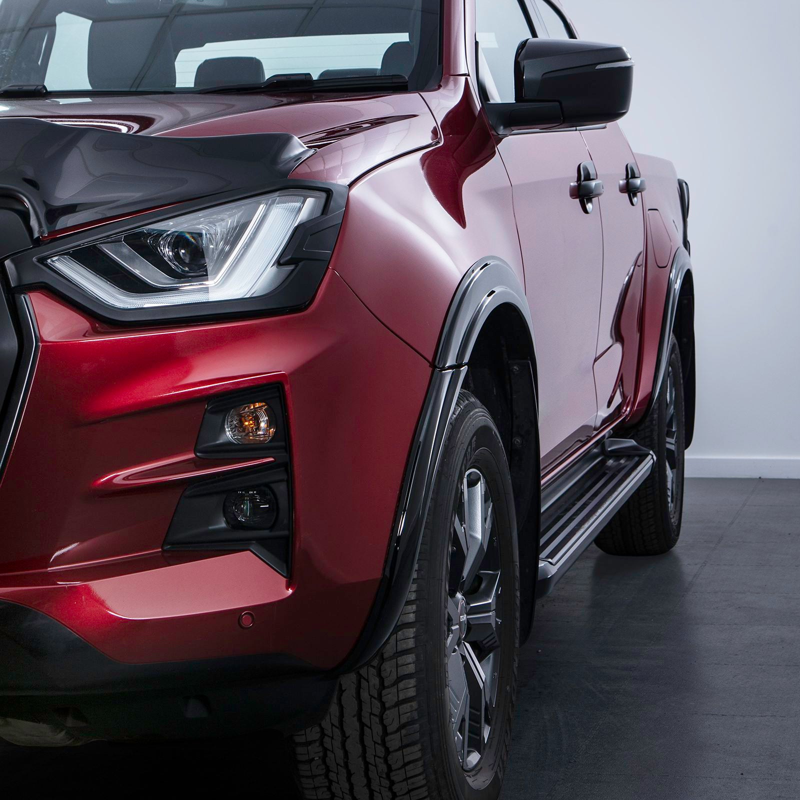 Isuzu D-Max RG 2021+ 45mm OEM Style Gloss Black Wheel Arches