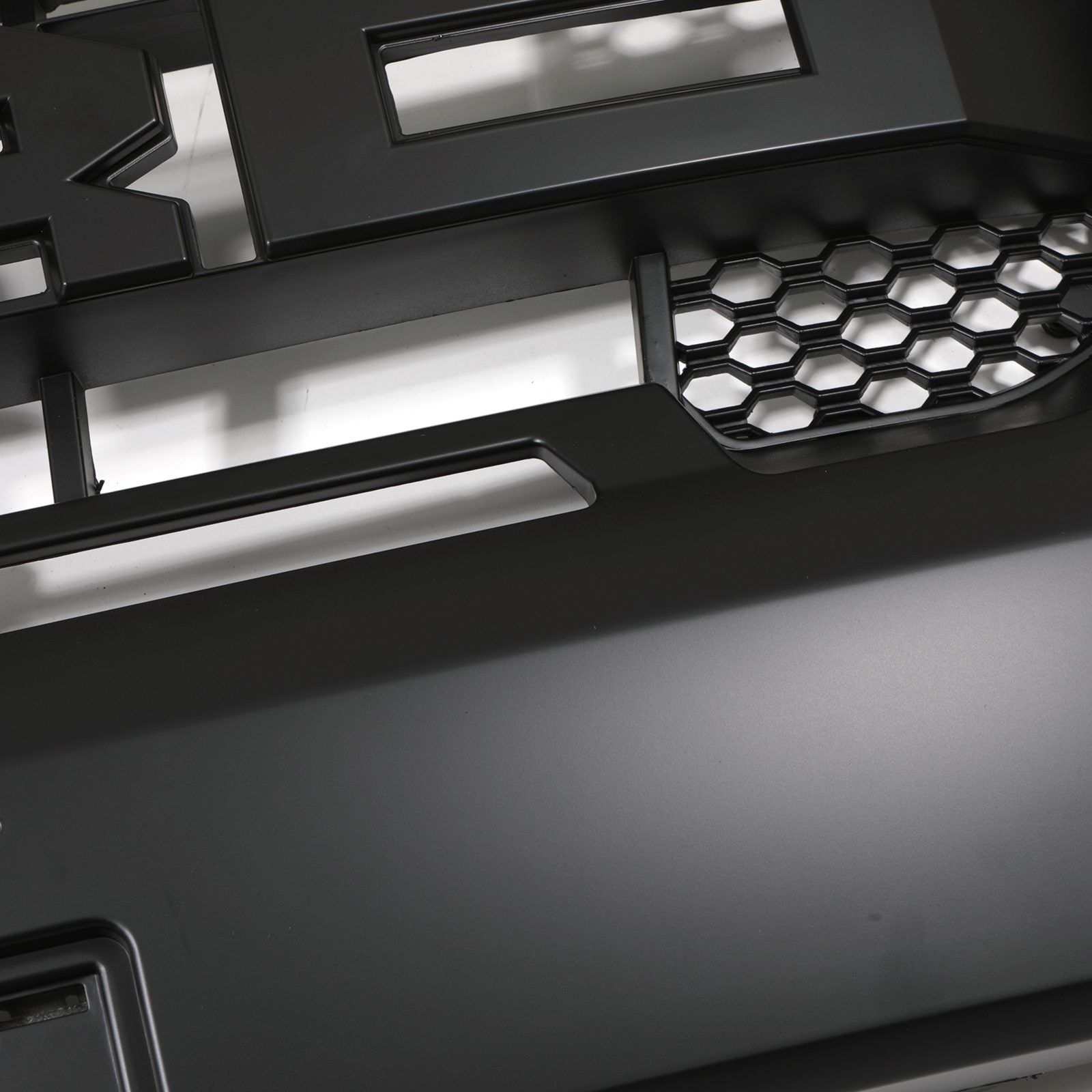 Ford Ranger T8 Wildtrak 18-21 Black Grille With White LED Lights