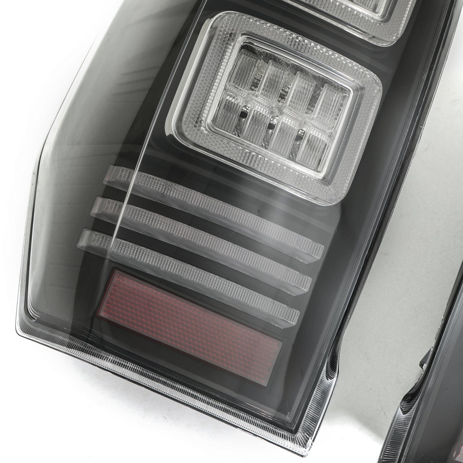 Mitsubishi L200 Triton 19-23 Smoked LED Start Effect Tail Lights