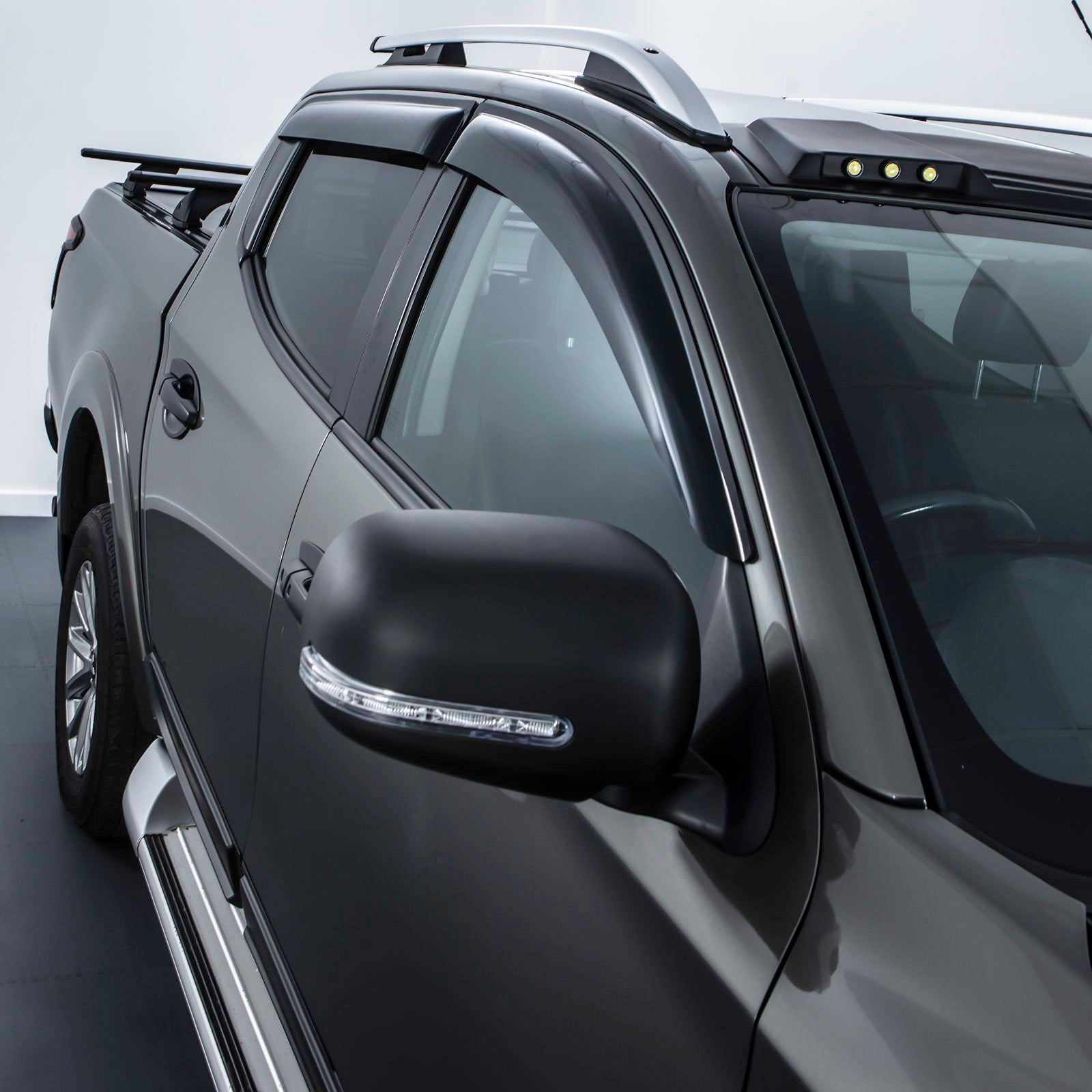 Mitsubishi L200 Triton Double Cab 15-19 Black Wind Deflectors