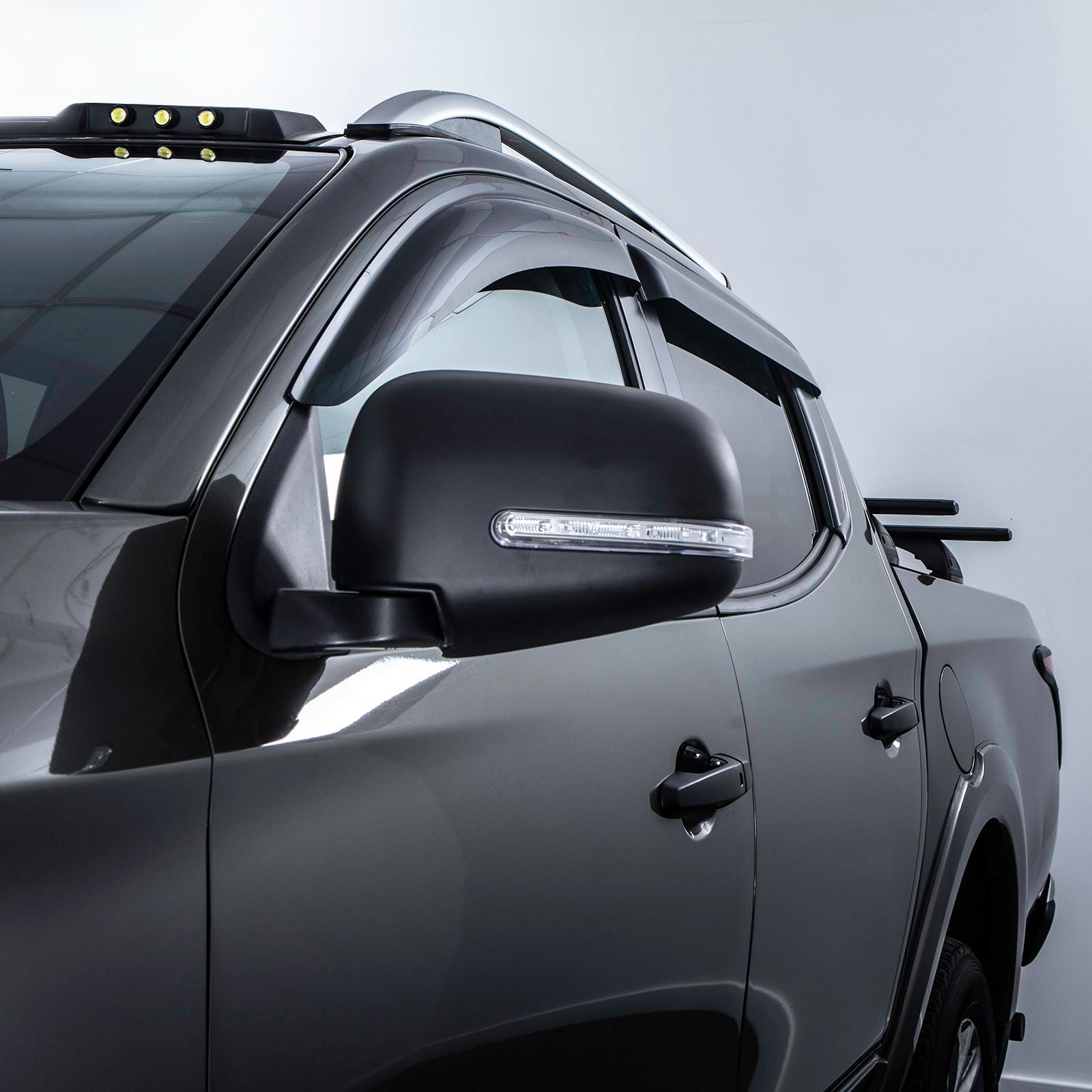 Mitsubishi L200 Triton Double Cab 15-19 Black Wind Deflectors
