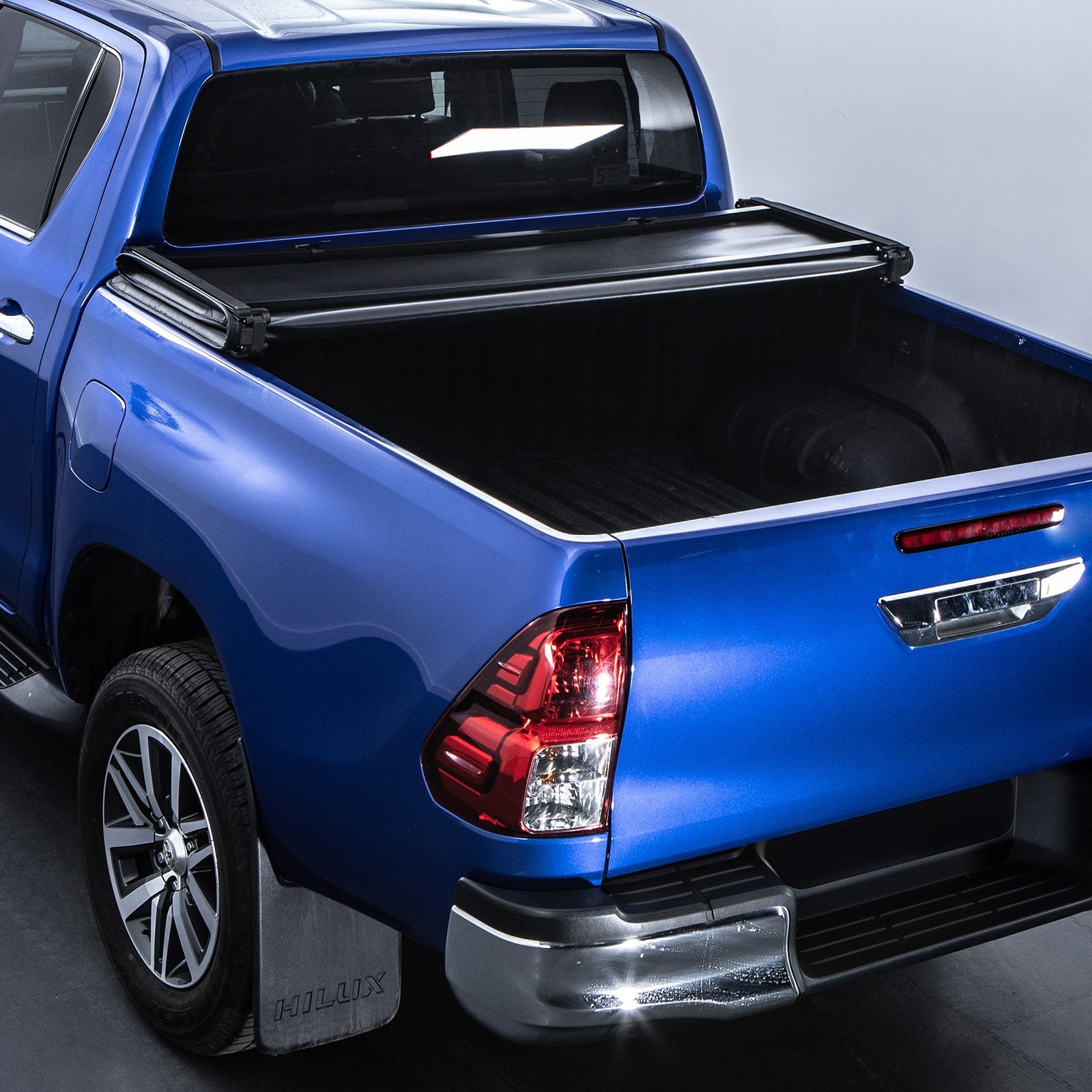 Toyota Hilux MK8 MK9 2015+ Black Tri-Fold Soft Tonneau Cover