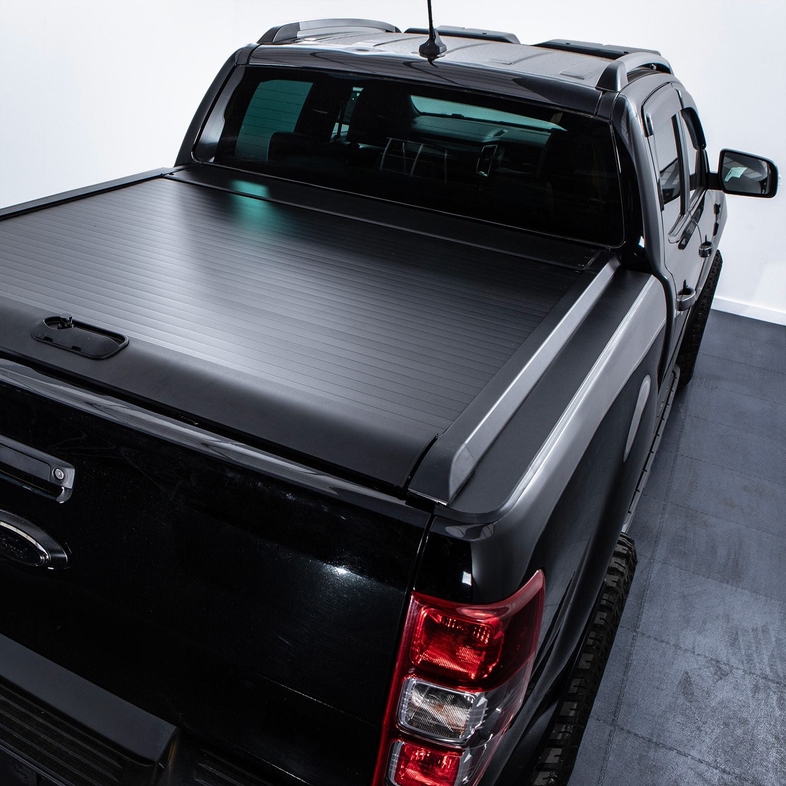 Ford Ranger T6 T7 T8 11-22 Black Aluminium Tonneau Roller Cover