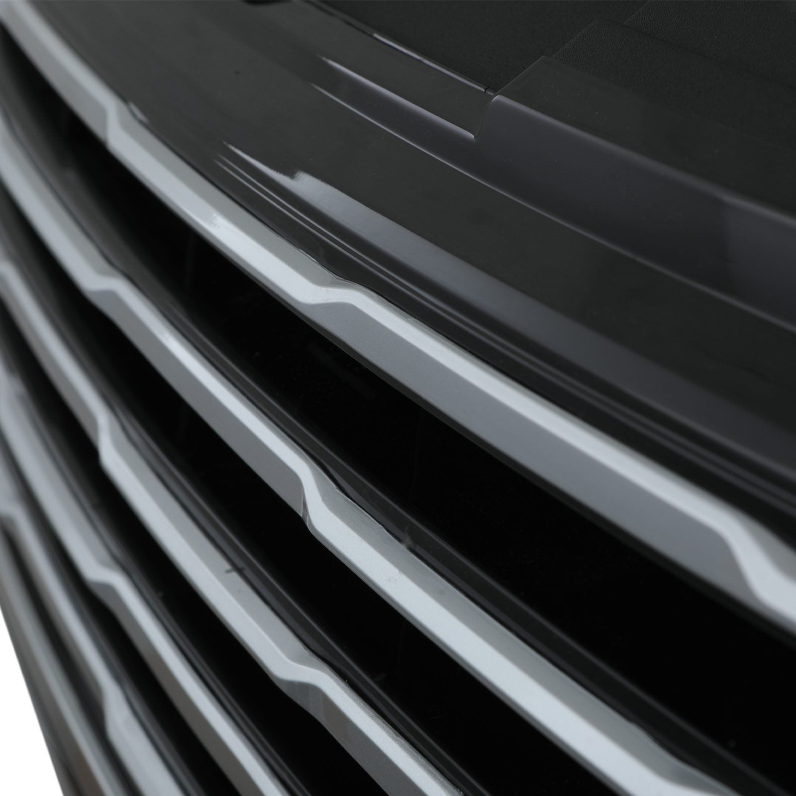 Predator 4x4 Gloss Black and Silver Front Grille To Fit Range Rover Vogue L460 2022+