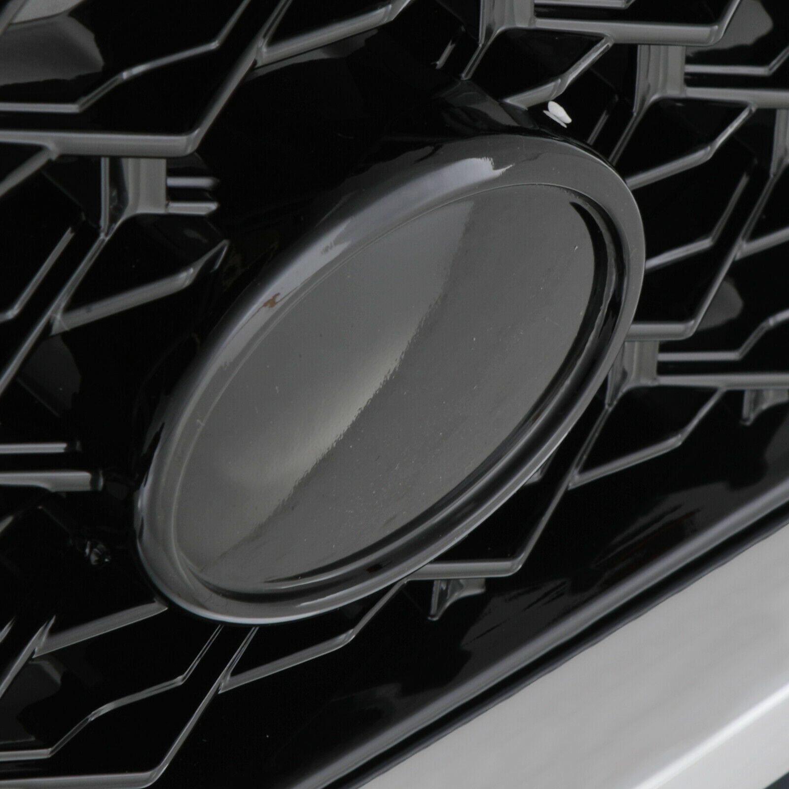 Predator 4x4 Black & Chrome Grille To Fit Range Rover Vogue 10-12
