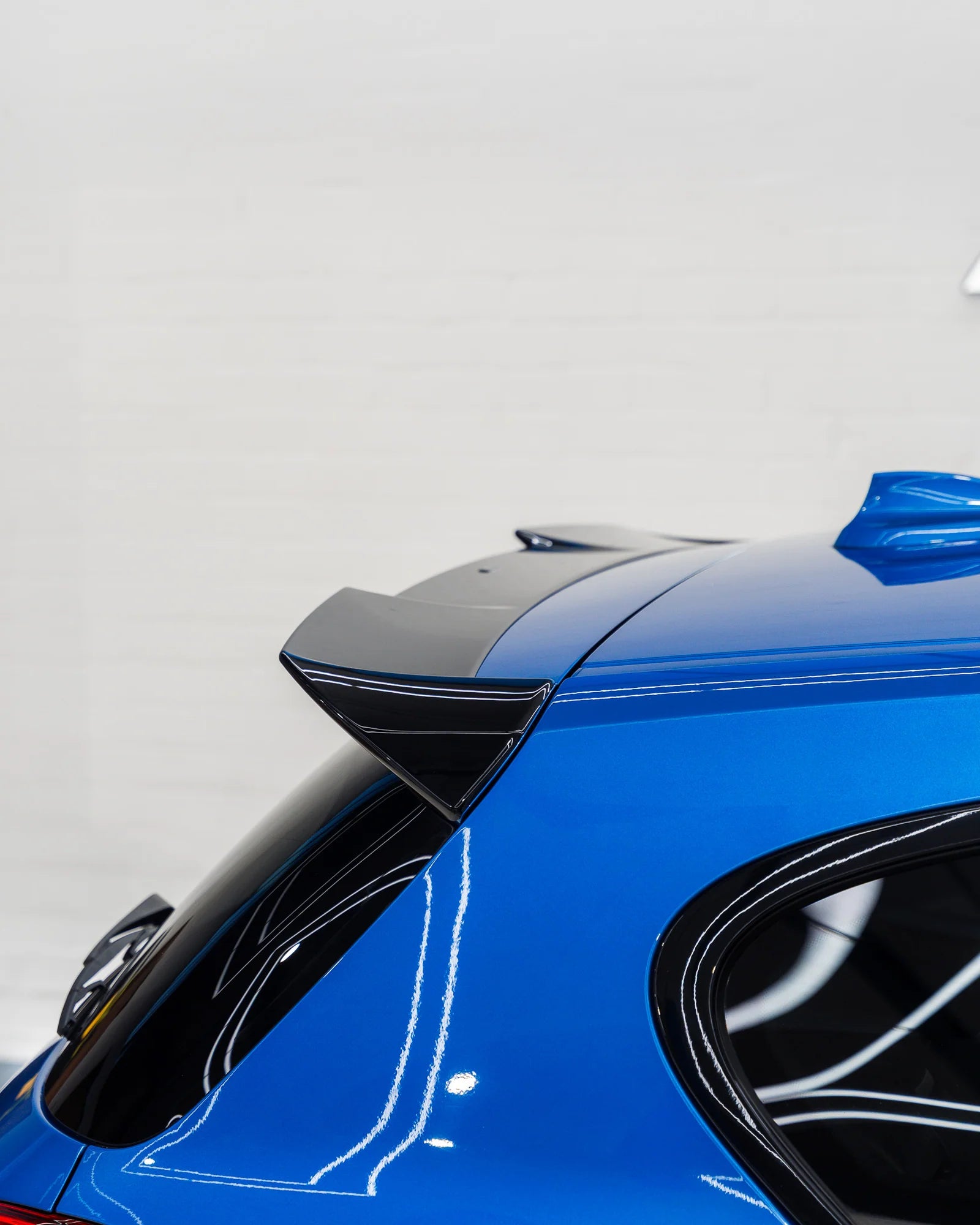 BMW 1 SERIES, M135I & M140I F20 F21 GLOSS BLACK V2 REAR SPOILER BY ZAERO (2011-2019)