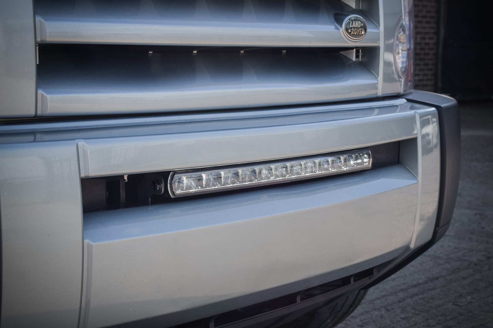 Stealth Land Rover Discovery 3 2004-2009 20" Luminous LED Integration Grille Kit - 8,400 Lumens