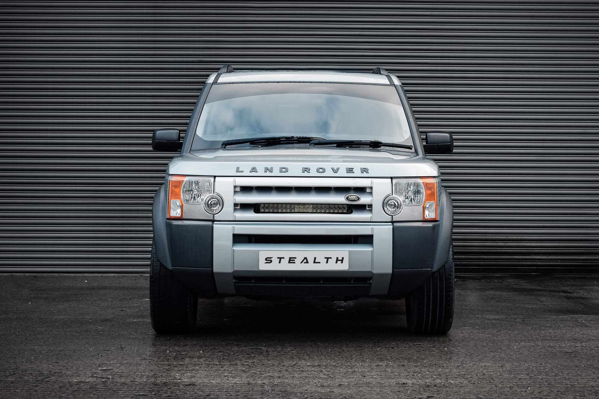 Stealth Land Rover Discovery 3 2004-2009 21" Luminous LED Integration Grille Kit - 16,800 Lumens