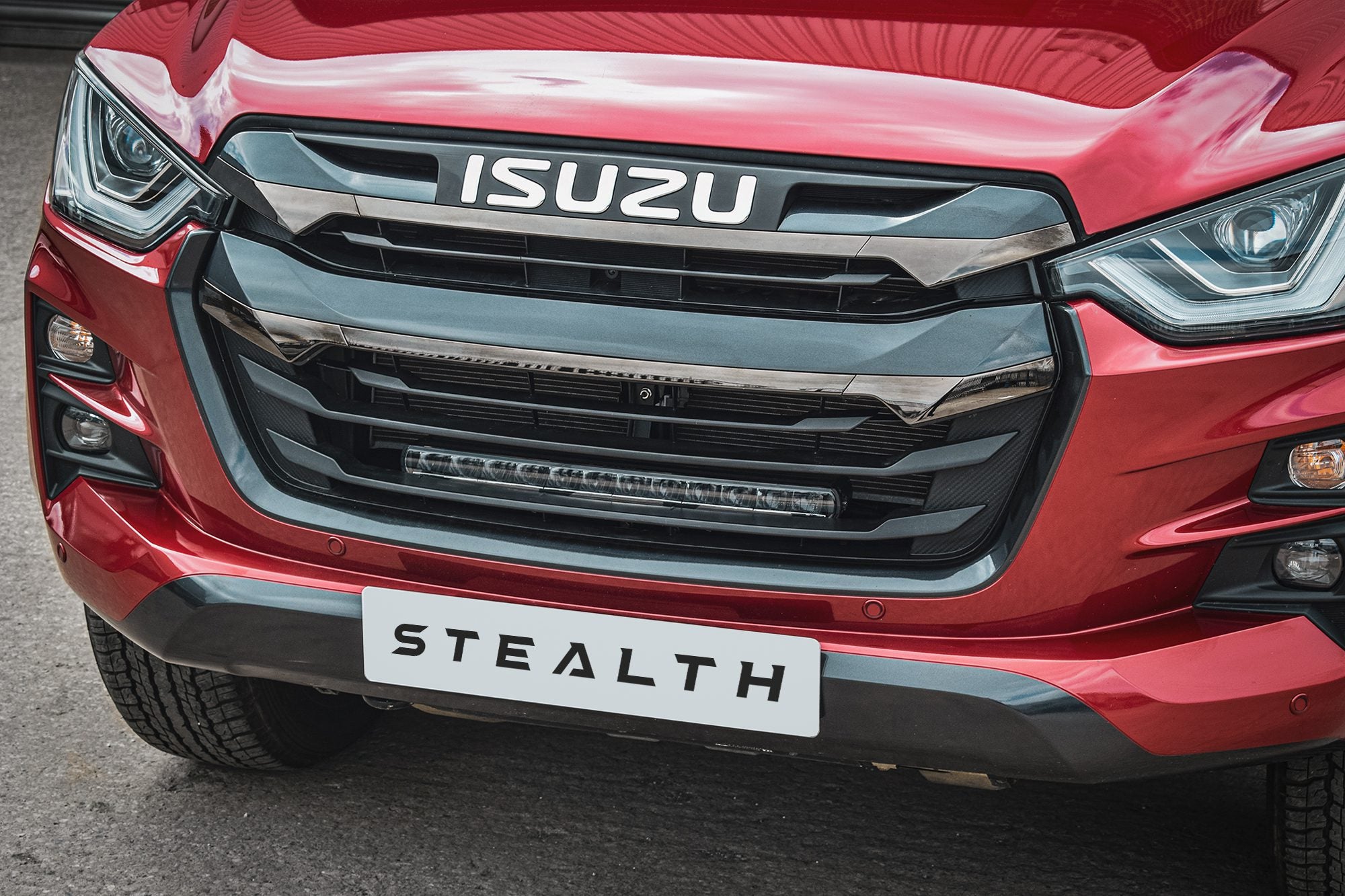 Stealth Isuzu D-Max 2023+ 20" Luminous LED Integration Grille Kit - 8,400 Lumens