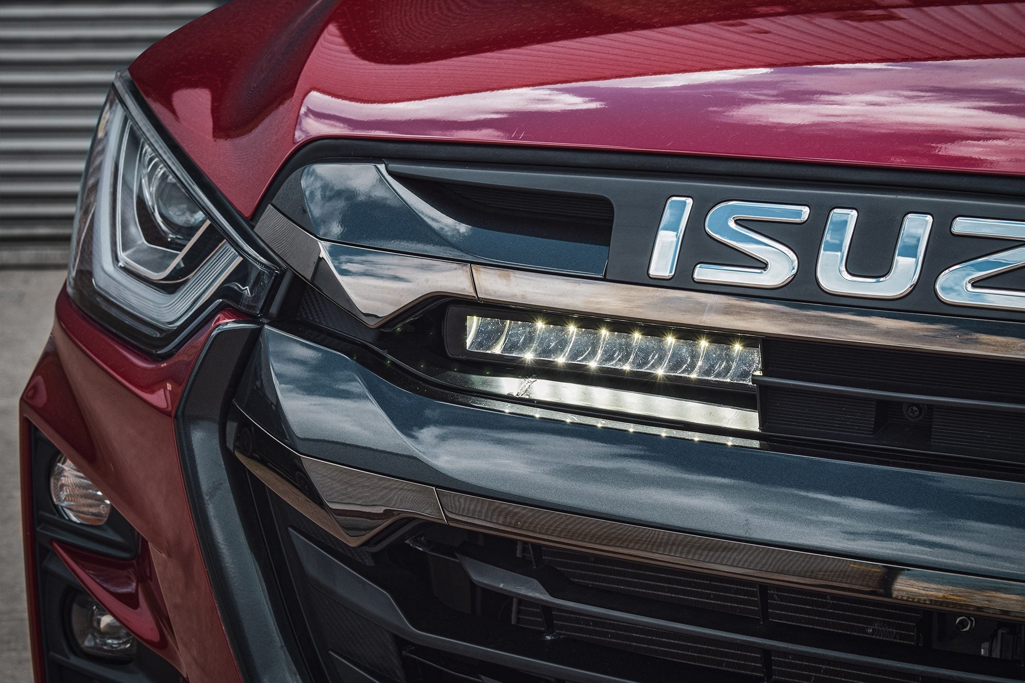 Stealth Isuzu D-Max 2023+ Twin 10" Luminous LED Integration Grille Kit - 7,560 Lumens