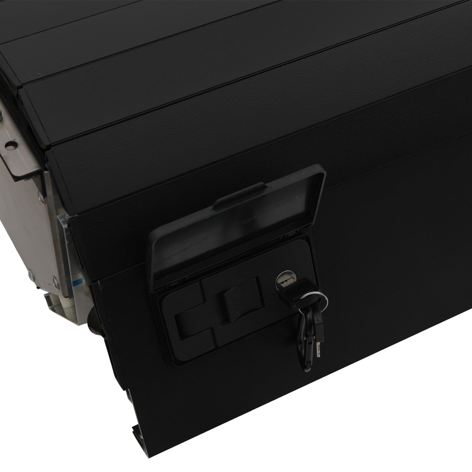 VW Amarok 10-20 Retractable Roll Top Tonneau Cover