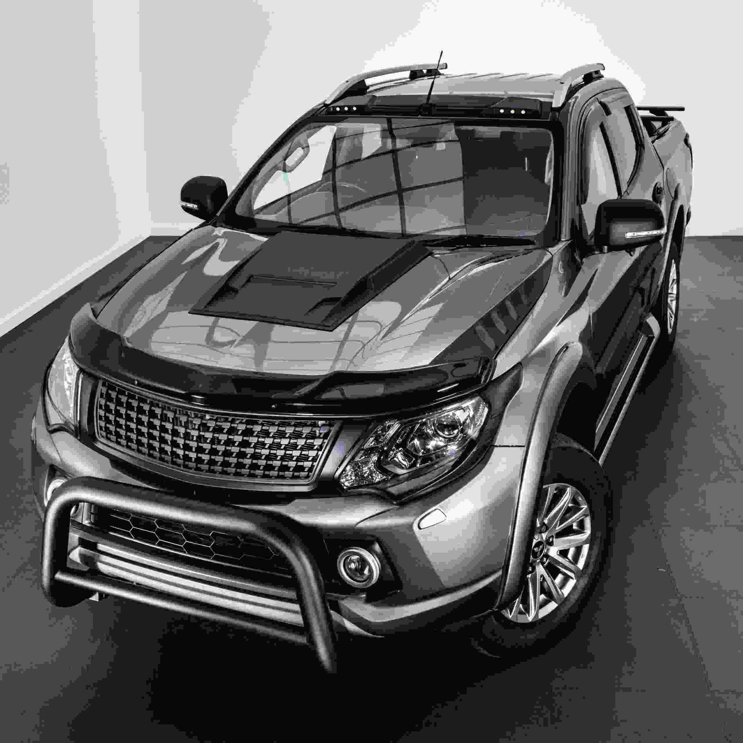 Mitsubishi L200 Triton 15-18 LED Roof Light
