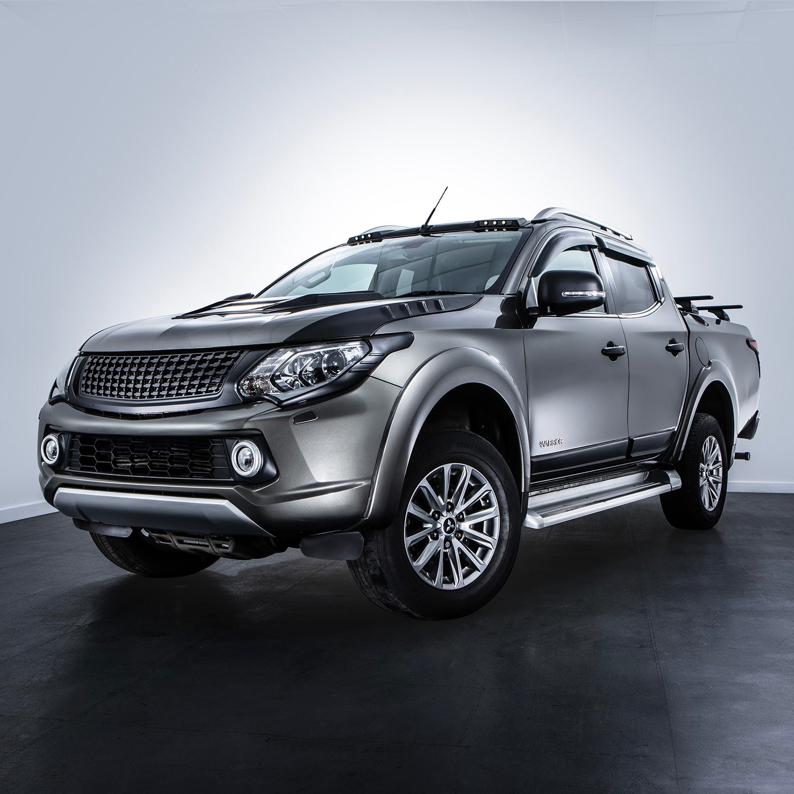 Mitsubishi L200 Triton 15-23 Slim Door Cladding Kit