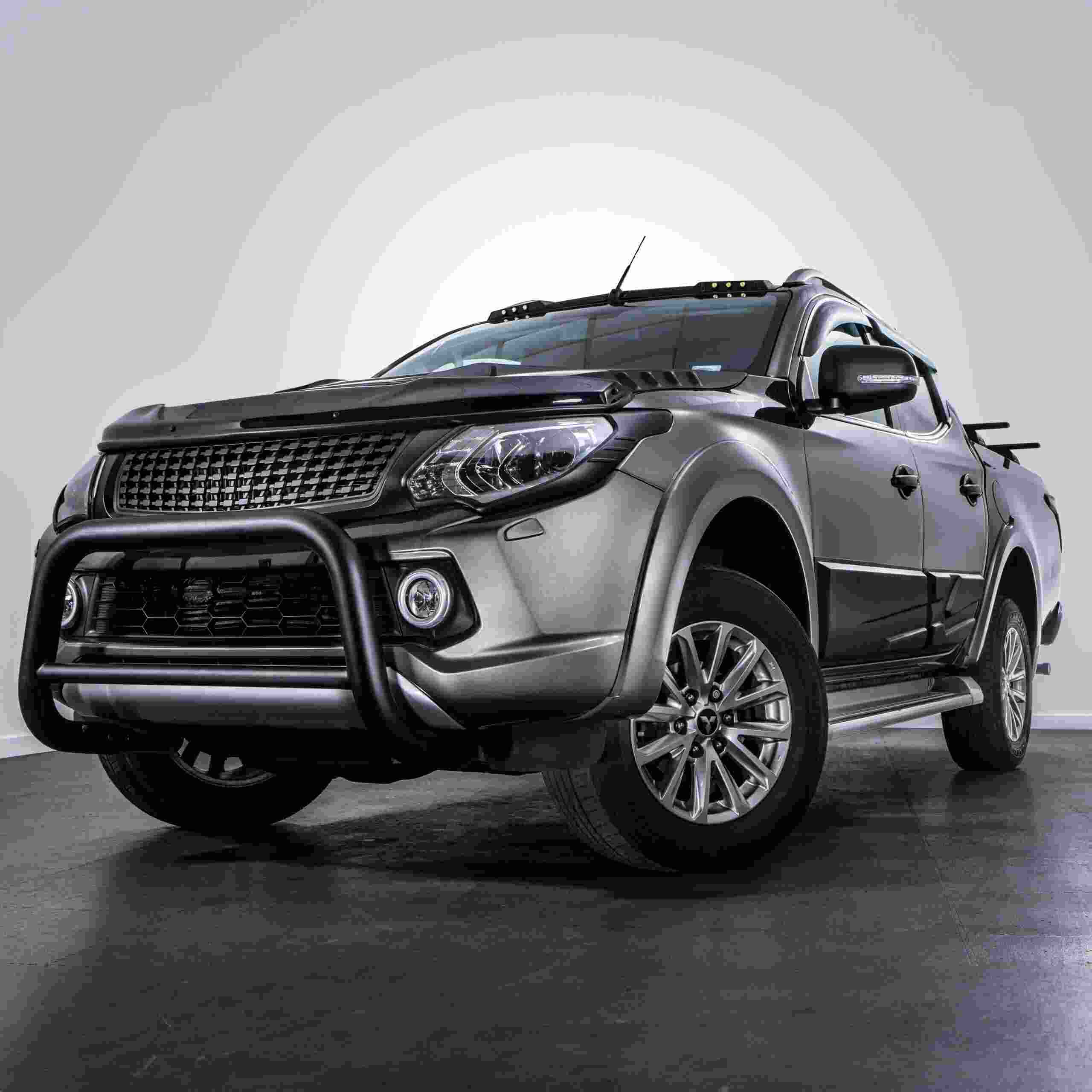 Mitsubishi L200 Triton 2015-2018 Black Bull Bar