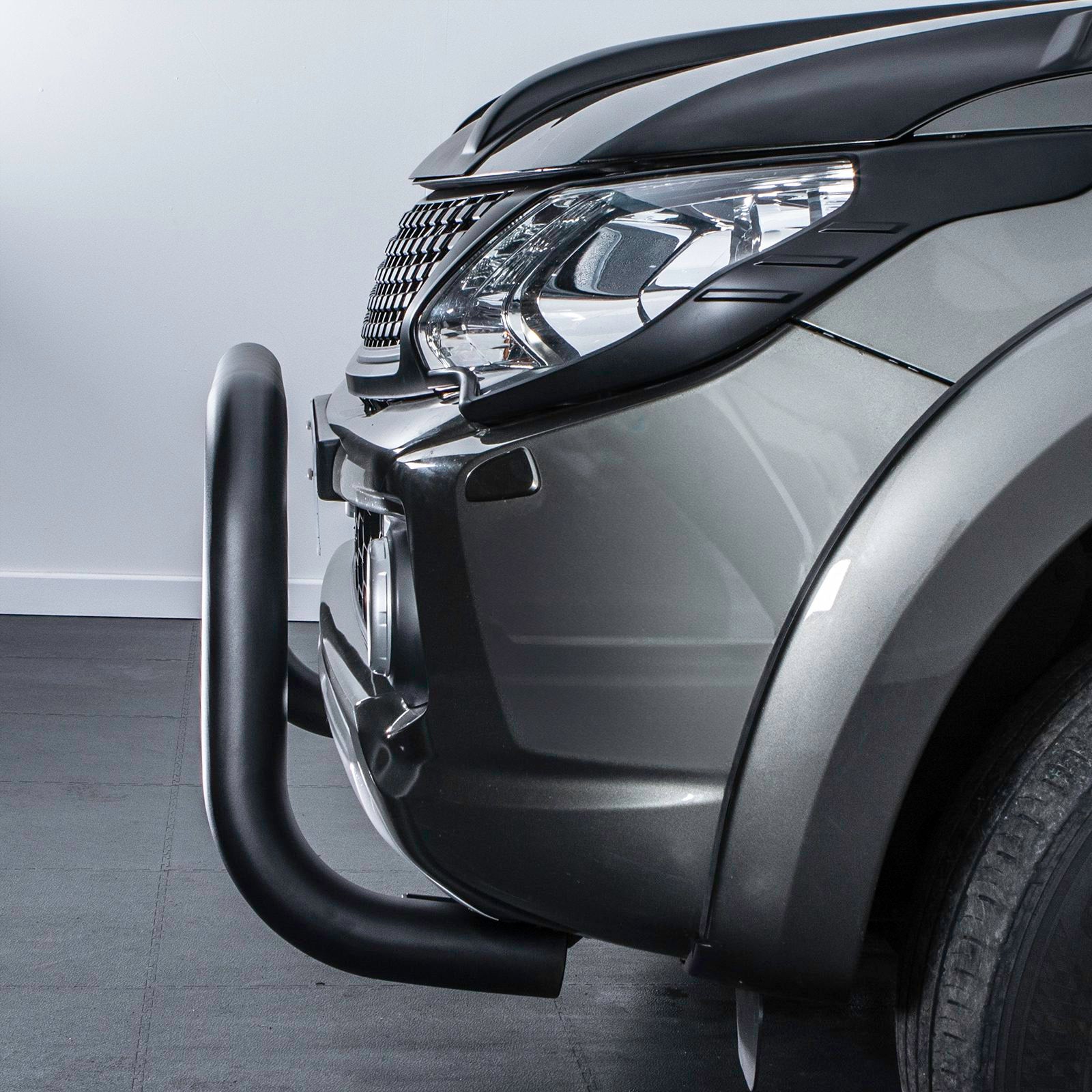 Mitsubishi L200 Triton 2015-2018 Black Bull Bar