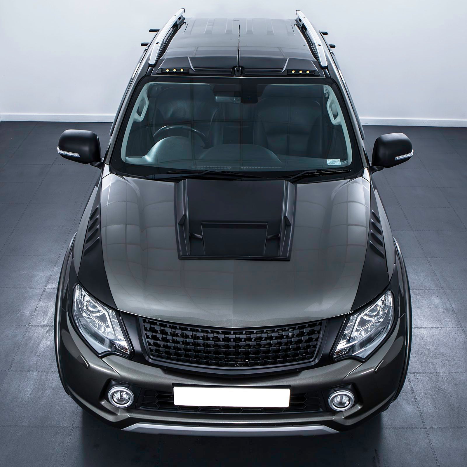 Mitsubishi L200 Triton 15-18 Matte Black Side Bonnet Vent Covers