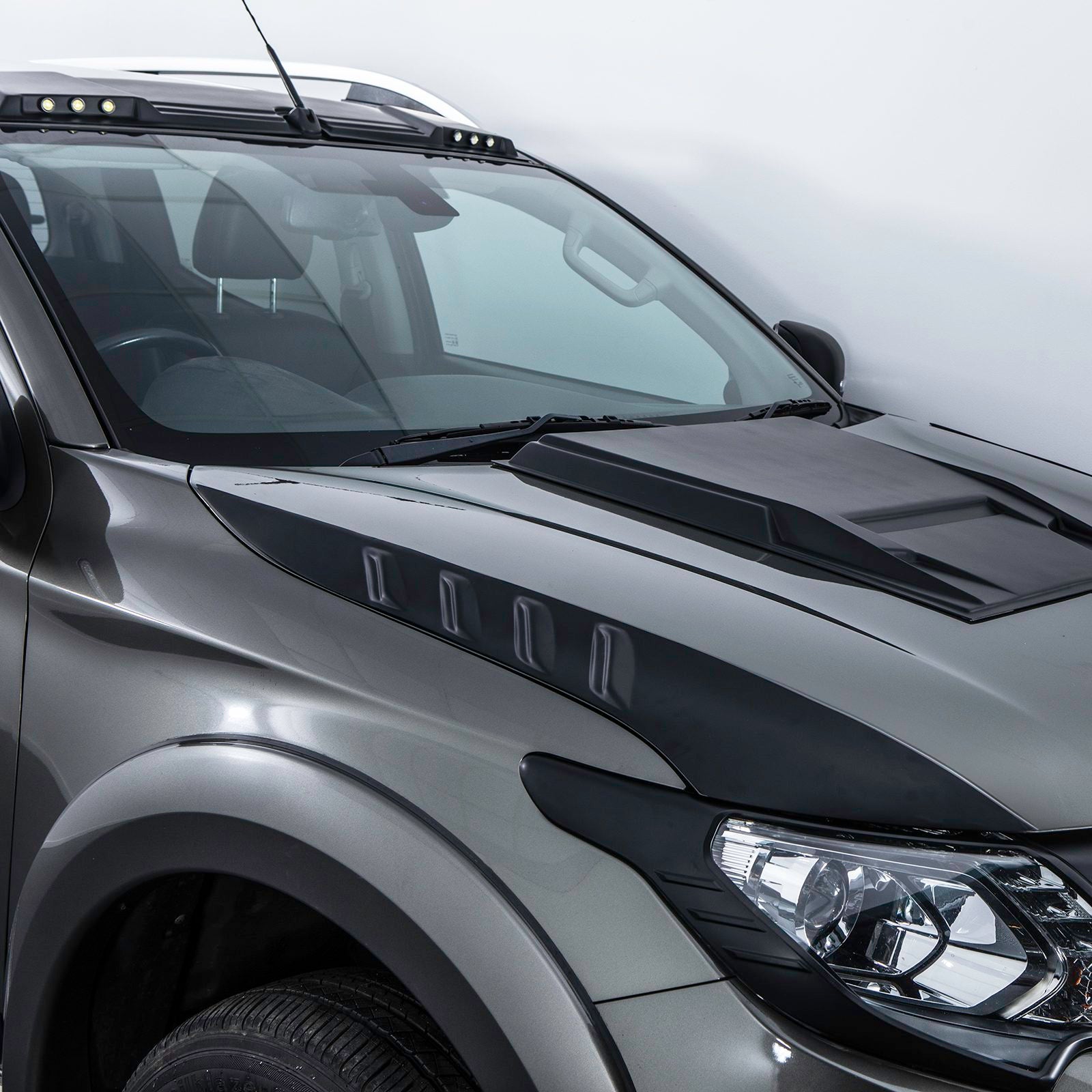 Mitsubishi L200 Triton 15-18 Matte Black Side Bonnet Vent Covers