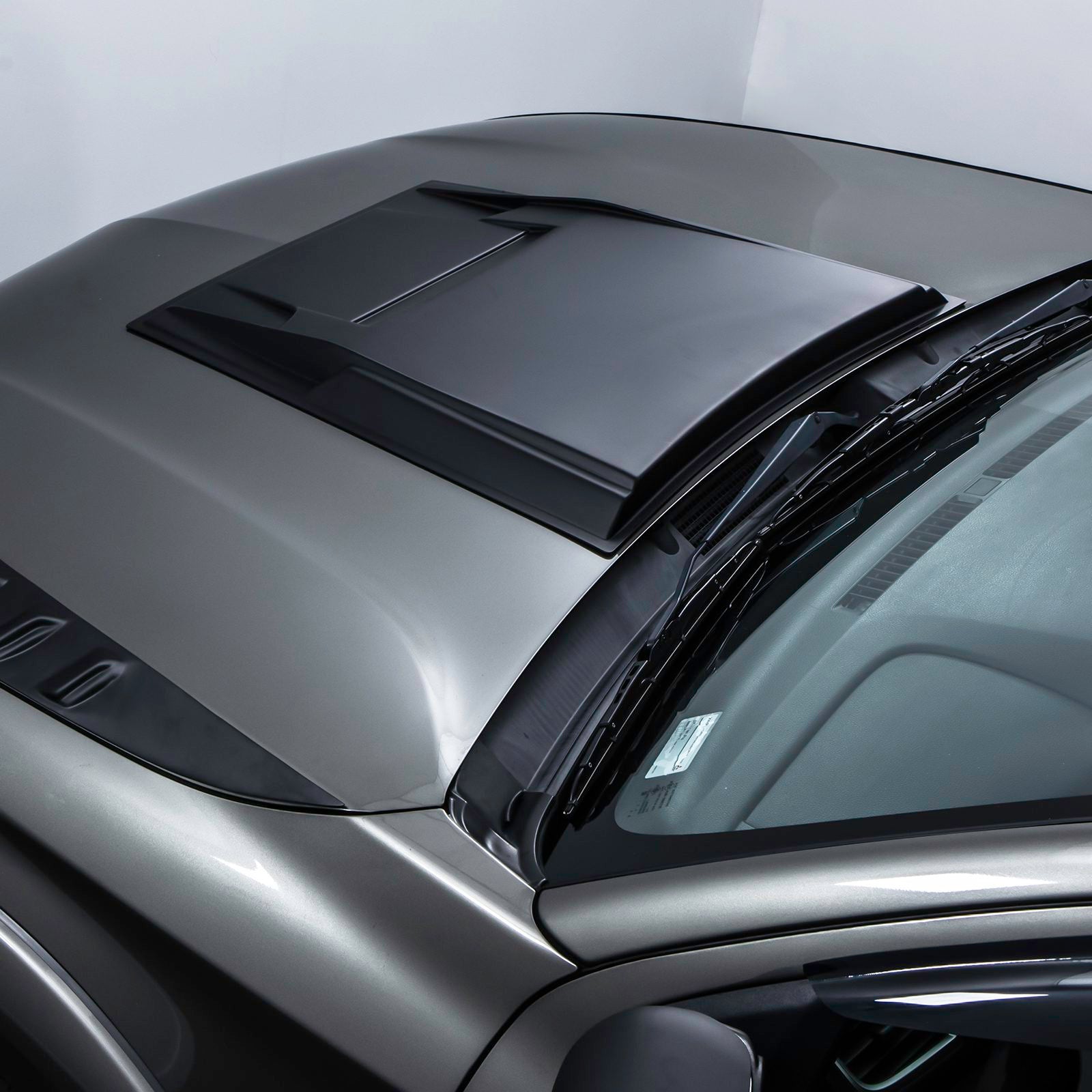 Mitsubishi L200 Triton 15-18 Black Bonnet Scoop