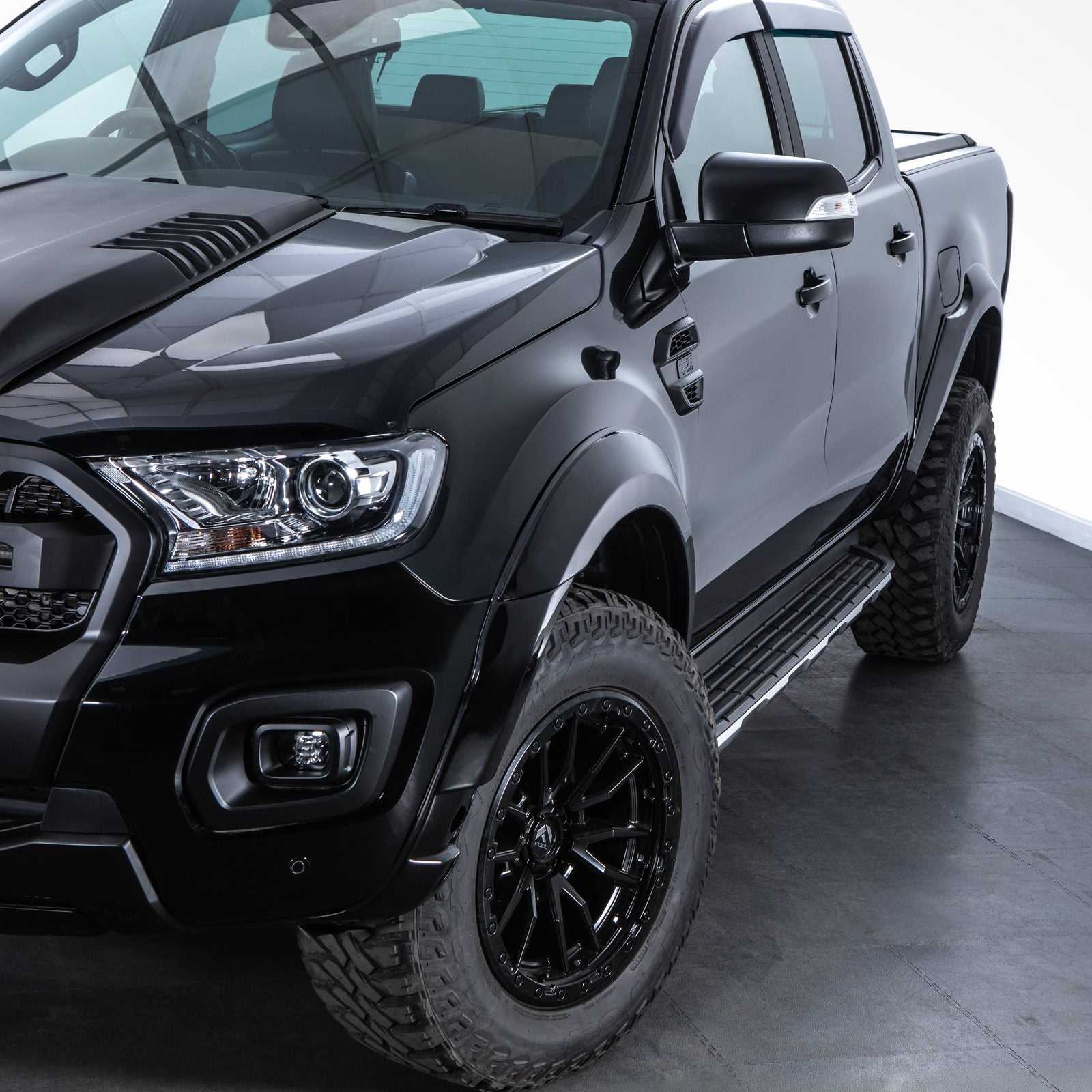 Ford Ranger T8 18-21 75mm Gloss Black Wheel Arch Kit With Sensor Holes