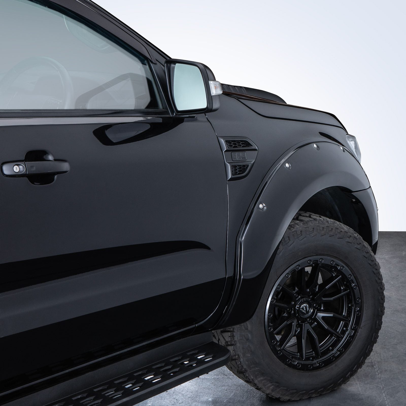 Ford Ranger T6 12-14 Gloss Black Wheel Arches