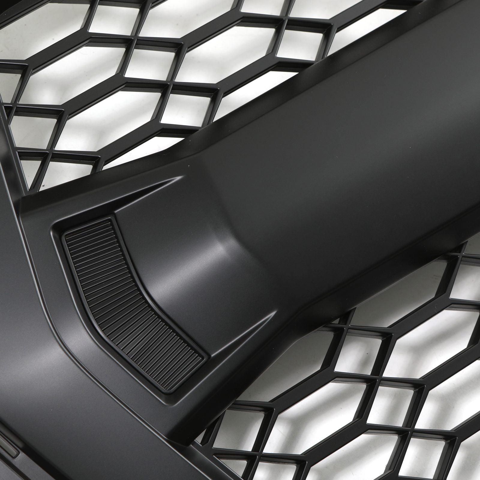 Isuzu D-Max RG 2021+ Black Grille With Logo