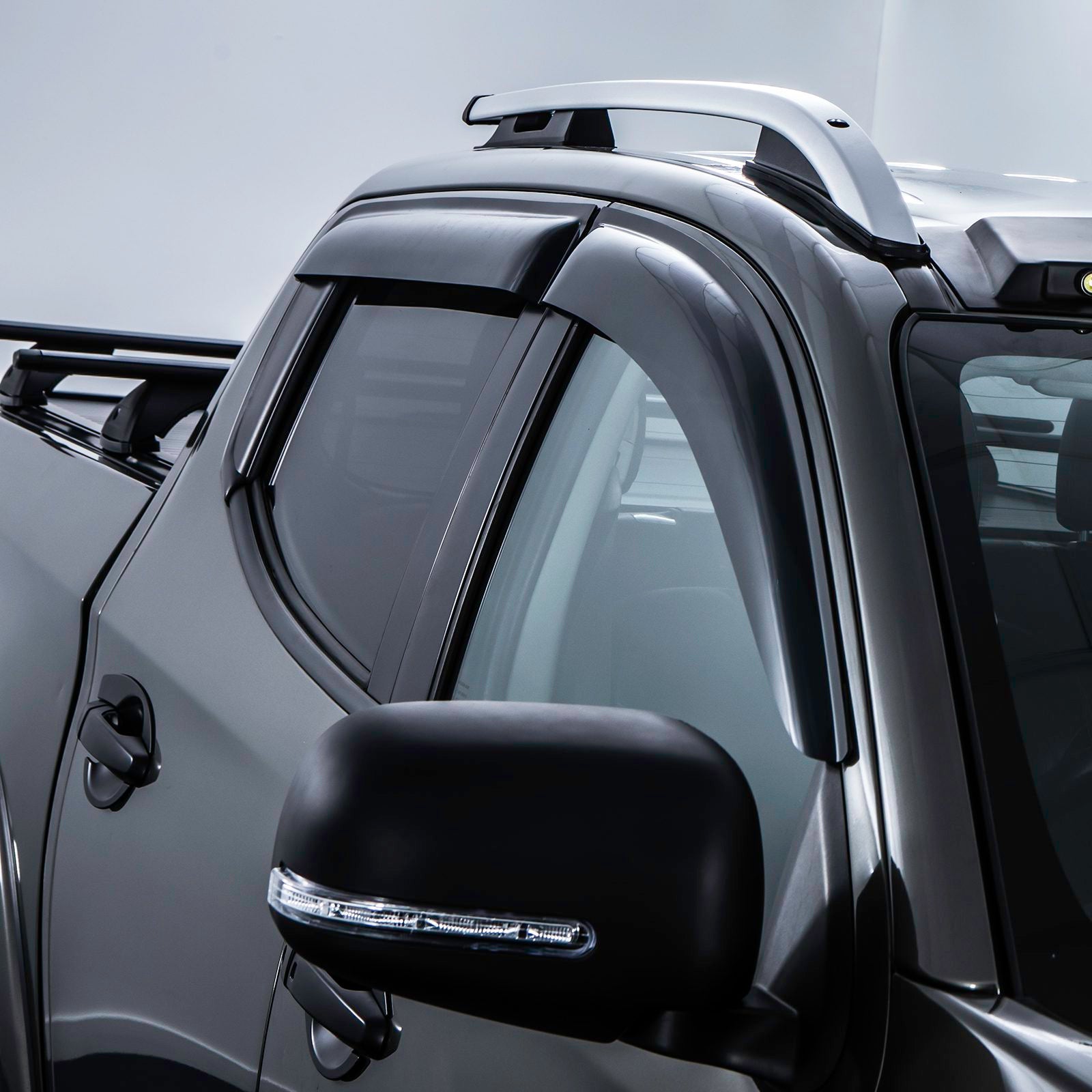 Mitsubishi L200 Triton Double Cab 15-19 Black Wind Deflectors