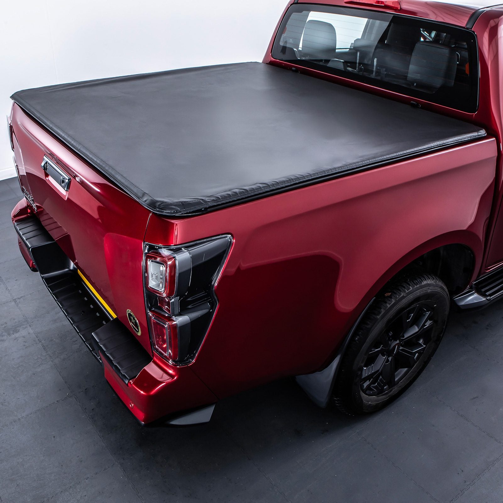 Isuzu D Max RG 2021+ Locking Roll Top Soft Tonneau Cover