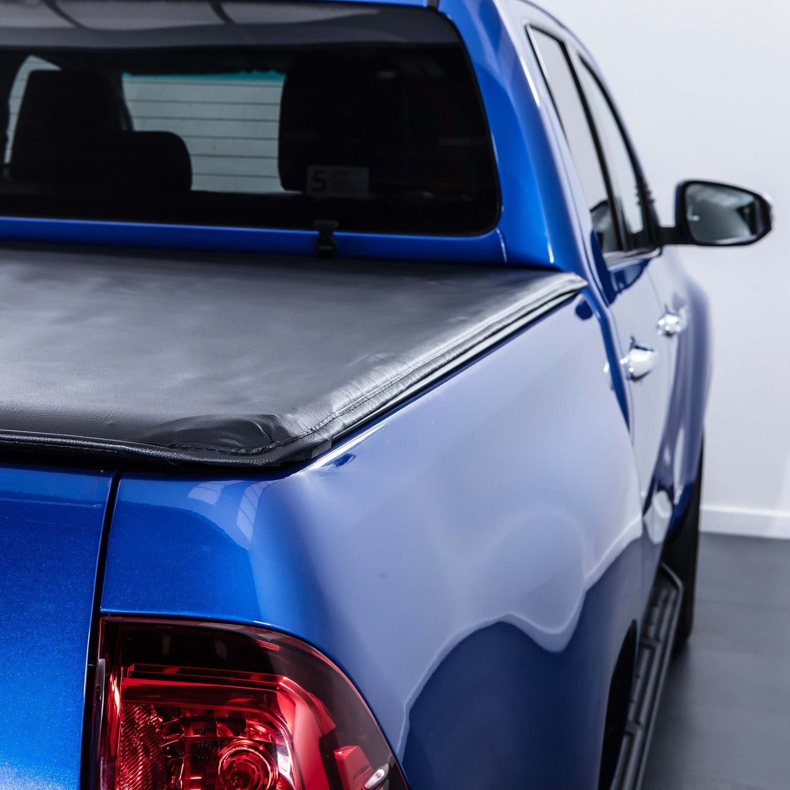 Toyota Hilux Revo MK8 MK9 2015+ Locking Roll Top Soft Tonneau Cover