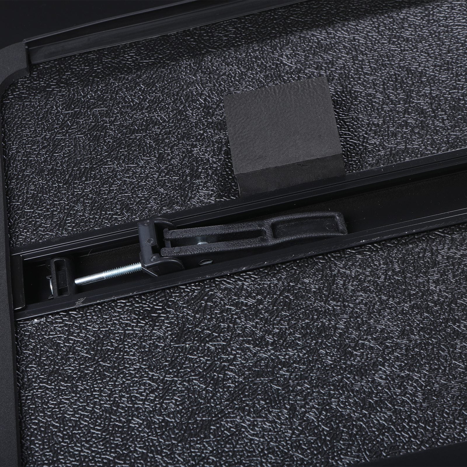 Isuzu D Max RG 2021+ Tri-Fold Hard Tonneau Truck Bed Cover