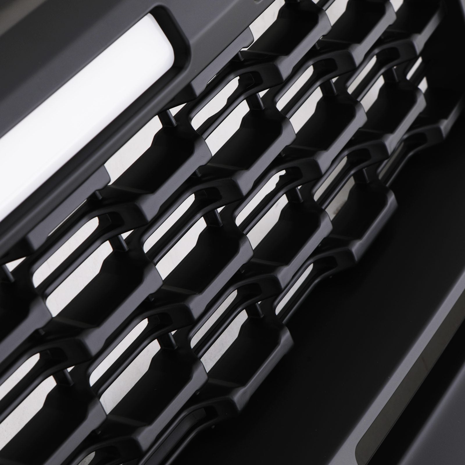 Ford Ranger T7 15-18 Black Grille With LED Lights