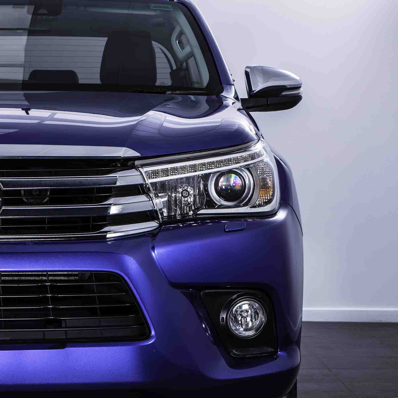 Toyota Hilux Revo 15-21 Front LED Headlights