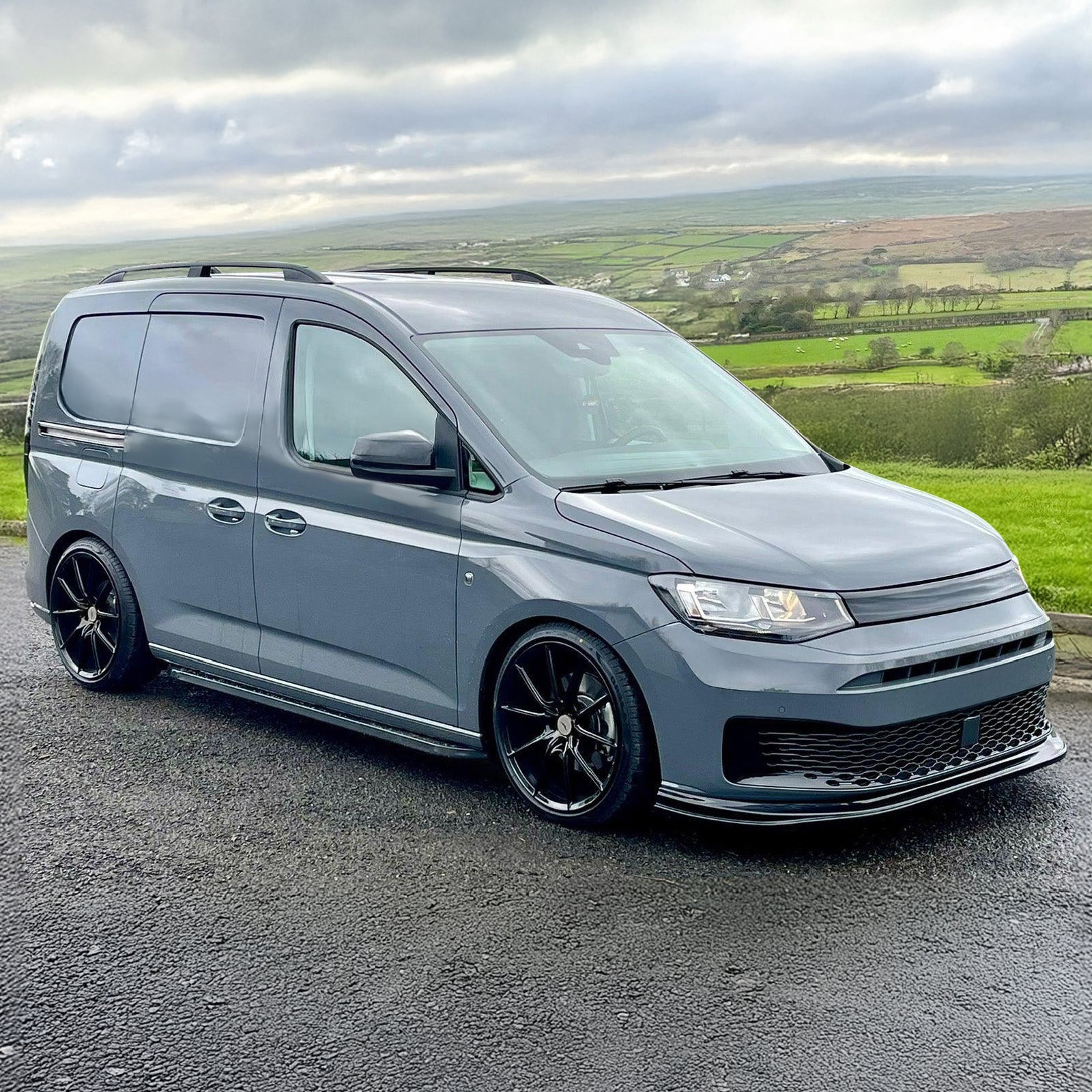 Volkswagen Caddy MK5 SWB 2021+ Matte Black 2" Side Bars